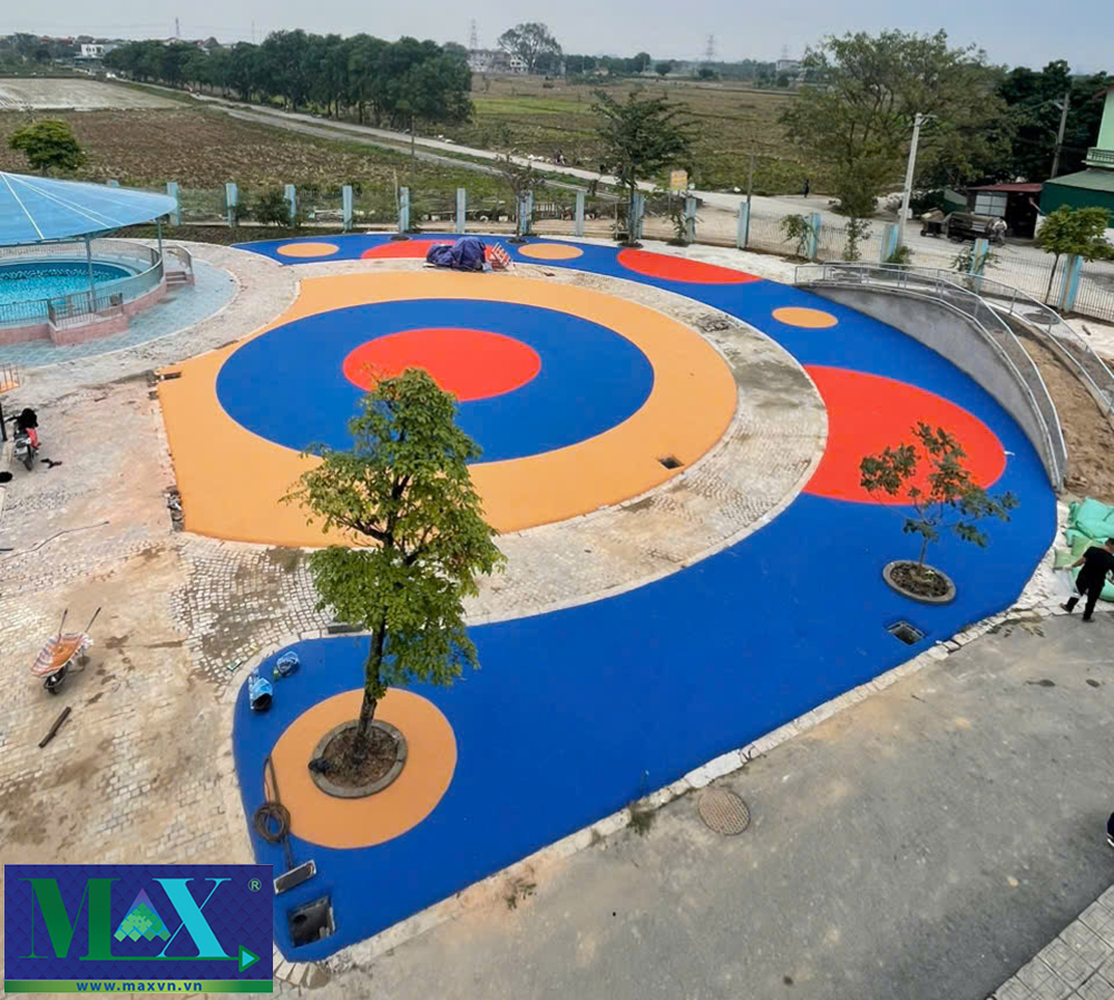Thi công sân chơi giảm chấn tại Trường Mầm Non Dục Tú, Đông Anh, Hà Nội