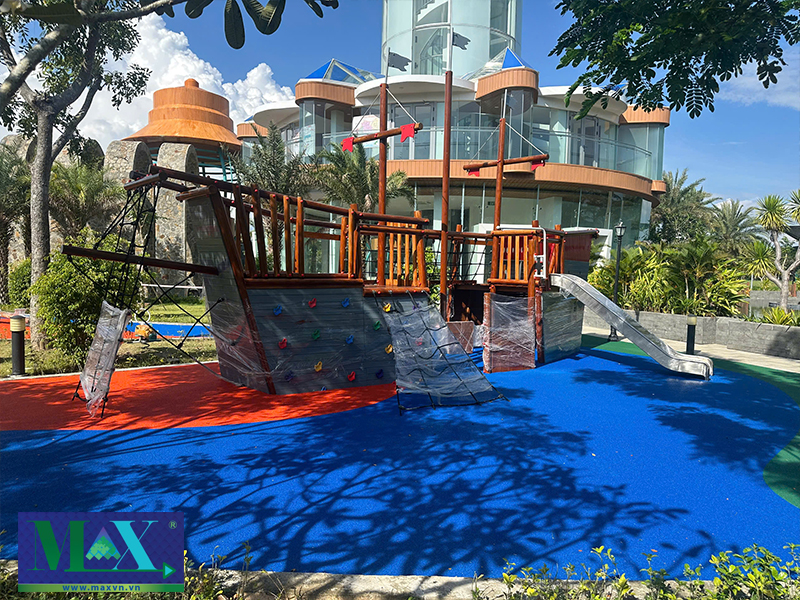 Thi công sân cao su EPDM tại The Light City TP. HCM 
