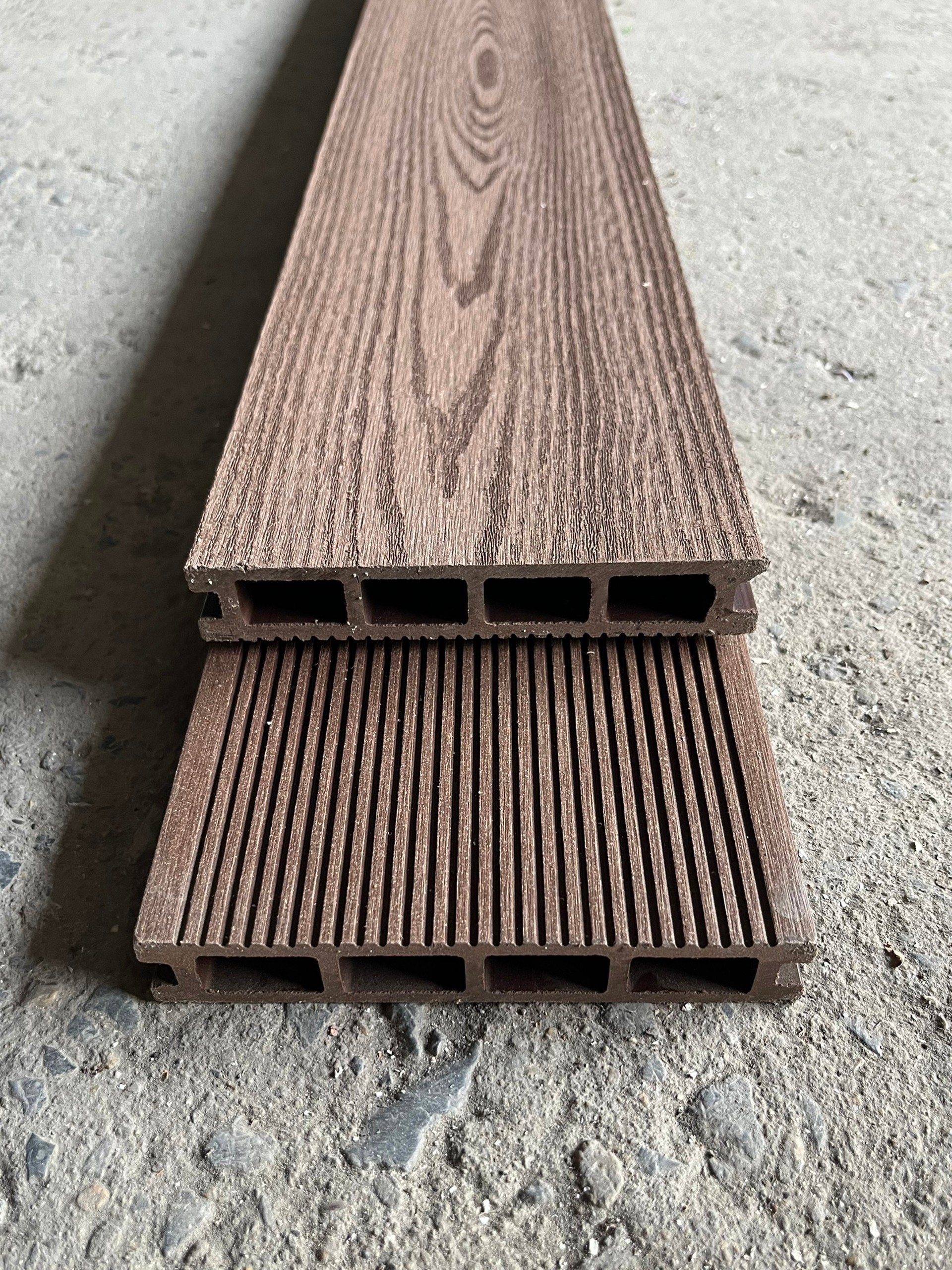 Sàn gỗ nhựa ngoài trời lỗ chữ nhật vân gỗ 2D157